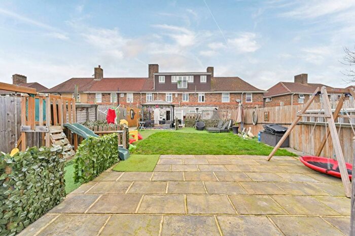 6 Bedroom Terraced House For Sale In Cannon Hill Lane, Raynes Park, London, SW20