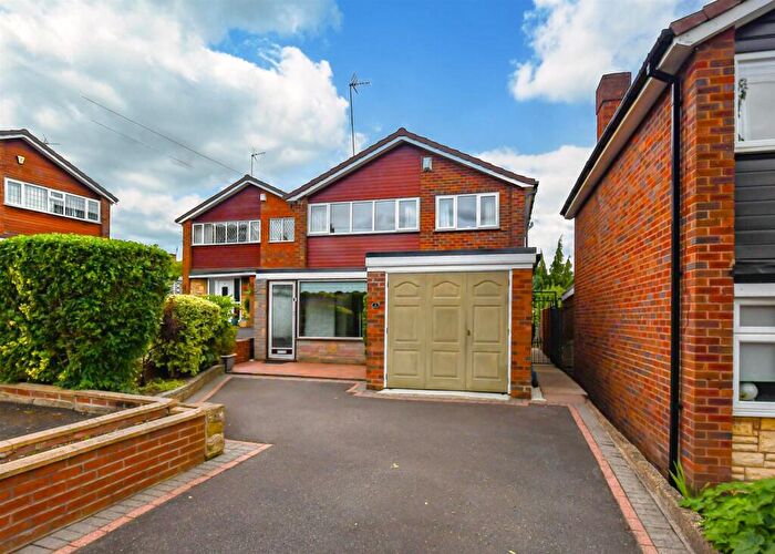 3 Bedroom Detached House For Sale In Hopyard Close, Dudley, DY3