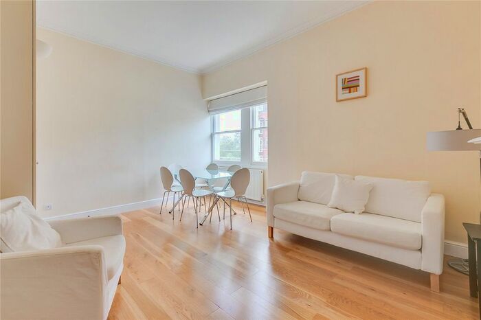 2 Bedroom Flat To Rent In Lancaster Gate, London, W2