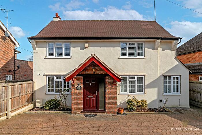 4 Bedroom Property For Sale In Cobden Hill, Radlett, WD7