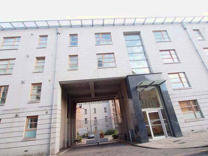 2 Bedroom Flat To Rent In Dee Street, Aberdeen, AB11