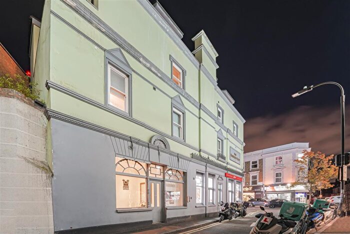 1 Bedroom Flat To Rent In Haldane Road, Fulham, SW6