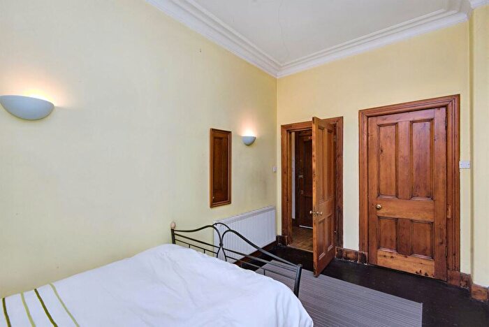 1 Bedroom Flat For Sale In Argyle Street, St Andrews, KY16