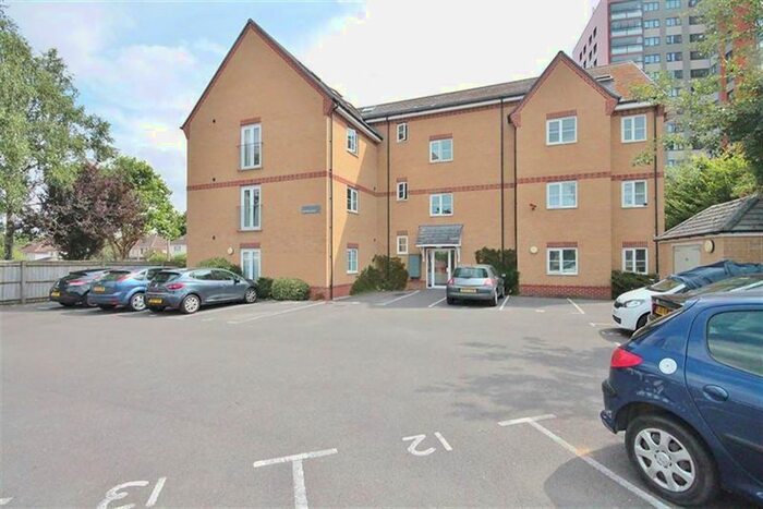 1 Bedroom Flat To Rent In Penfold Court, Sutton Road, Oxford, OX3