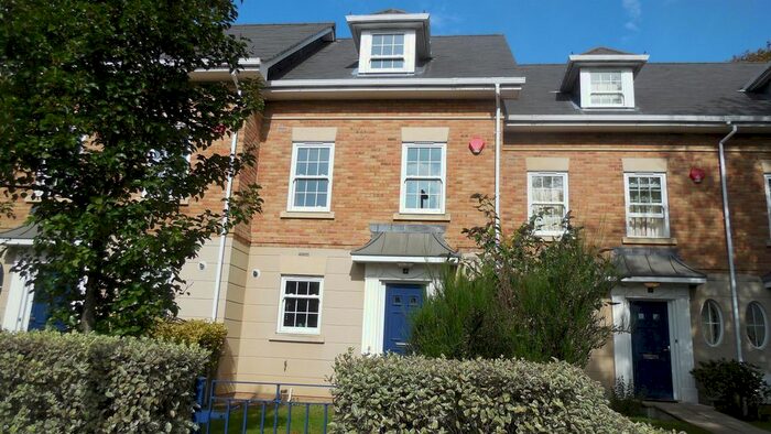 4 Bedroom Town House To Rent In Avenue Road, Lymington, Hampshire, SO41