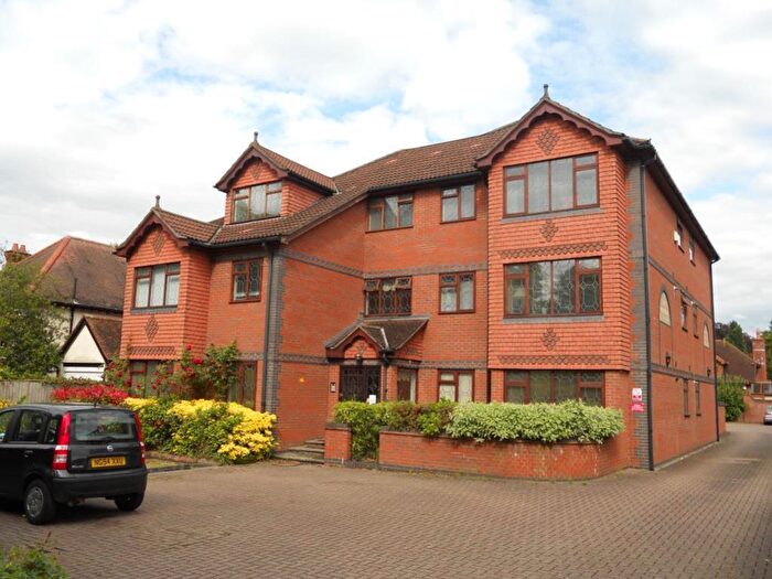 2 Bedroom Apartment To Rent In South Croydon, Surrey, CR2