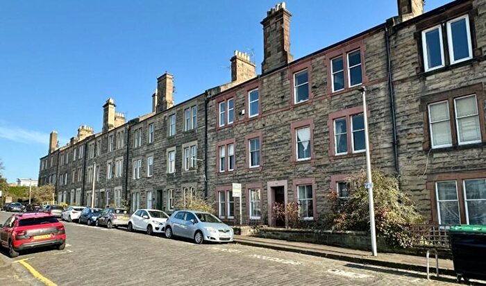 2 Bedroom Flat To Rent In Dunedin Street, Broughton, Edinburgh, EH7