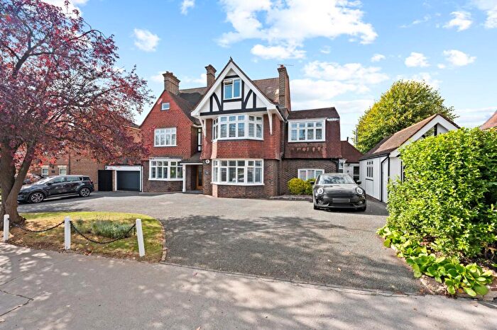 3 Bedroom Flat For Sale In Melville Avenue, South Croydon, CR2
