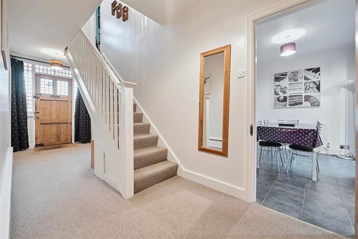 4 Bedroom Detached House For Sale In Peppard Road, Sonning Common, Reading, RG4