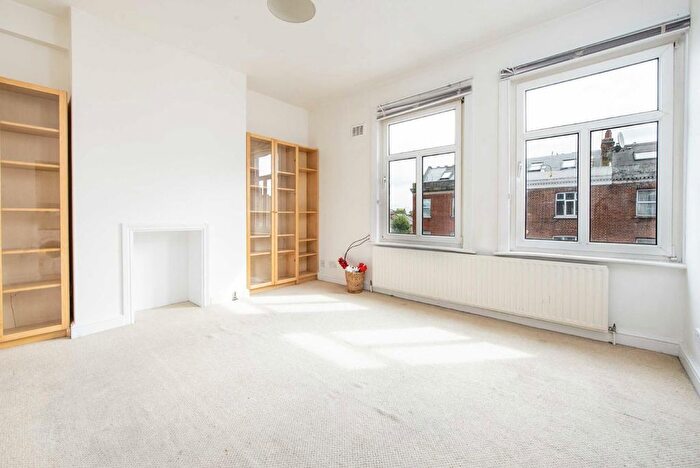 2 Bedroom Flat To Rent In Fulham Palace Road, London, W6