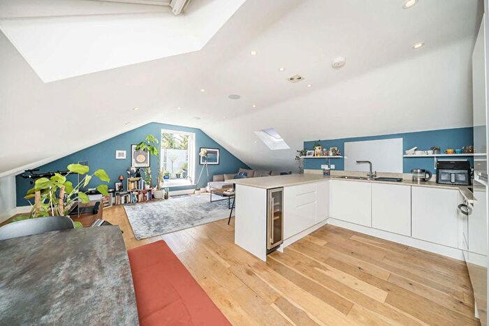 3 Bedroom Flat For Sale In Church Road, Kingston Upon Thames, KT1
