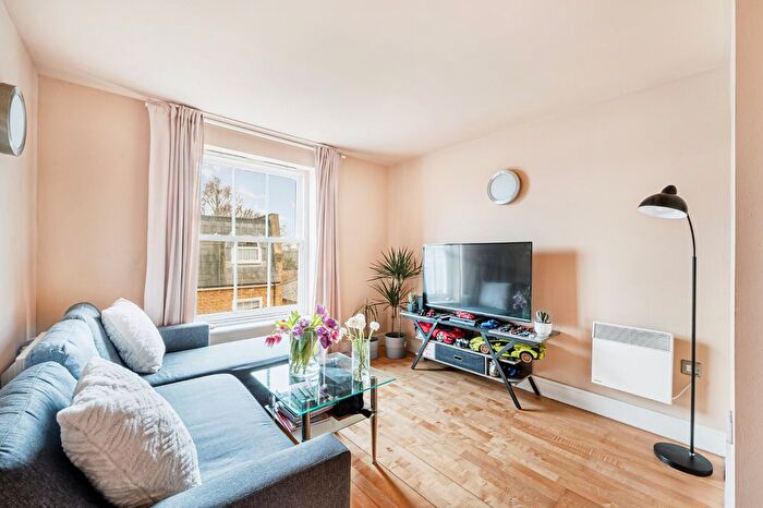 2 Bedroom Flat To Rent In Chiswick High Road, Chiswick, W4
