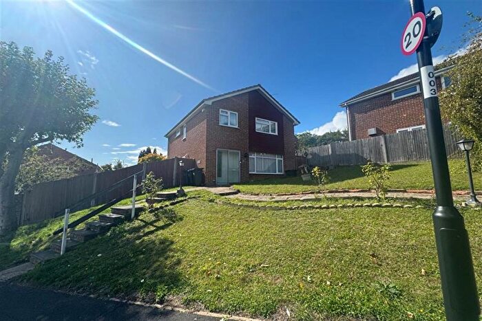 4 Bedroom Detached House For Sale In Mallard Road, CR2