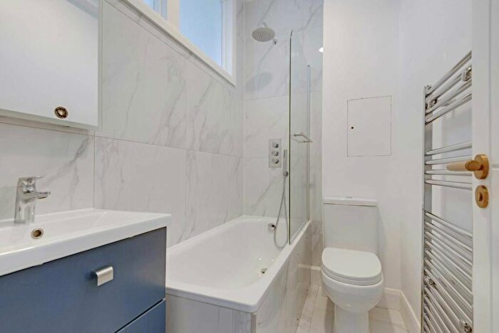 1 Bedroom Flat For Sale In Cliff Road, Camden Town, NW1