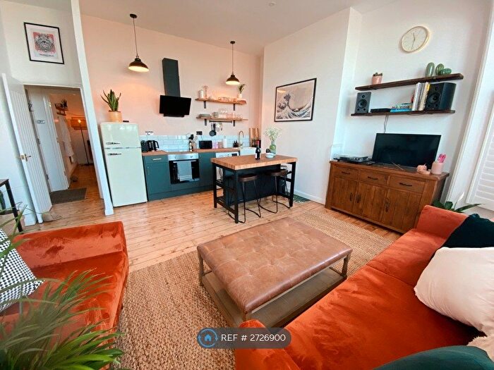 1 Bedroom Flat To Rent In Lewis Crescent, Cliftonville, Margate, CT9