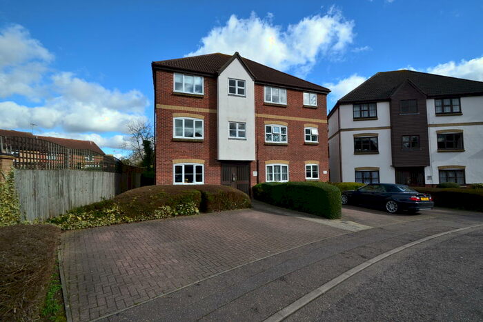 1 Bedroom Flat To Rent In Mead Path, CM2