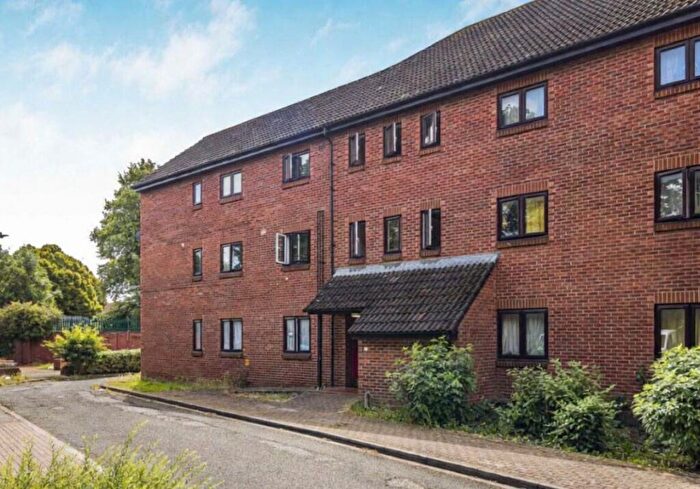 2 Bedroom Flat For Sale In Flat Mandarin Court, Mitchellbrook Way, Willesden, London, NW10