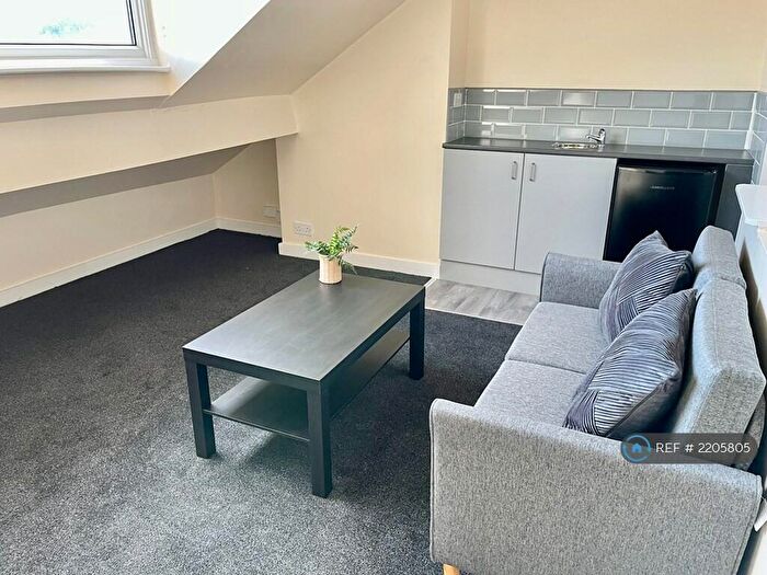 Studio To Rent In Whitehall Road, Leeds, LS12