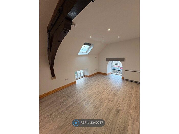 1 Bedroom Flat To Rent In Capel Moriah, Cerrigydrudion, LL21