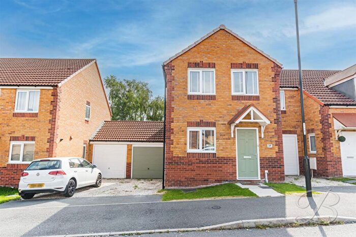 3 Bedroom Semi-Detached House To Rent In Colliers Way, Holmewood, Chesterfield, S42