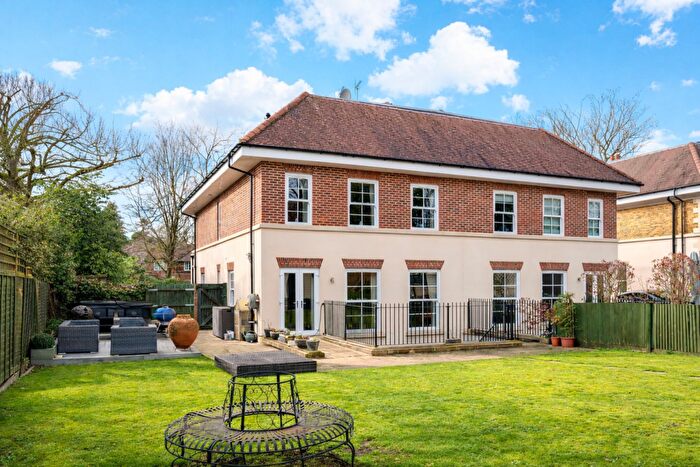 5 Bedroom Semi Detached House For Sale In Brooklands Road, Weybridge, KT13