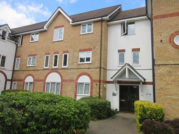 2 Bedroom Flat To Rent In Cambridge Road, Southend On Sea, SS1