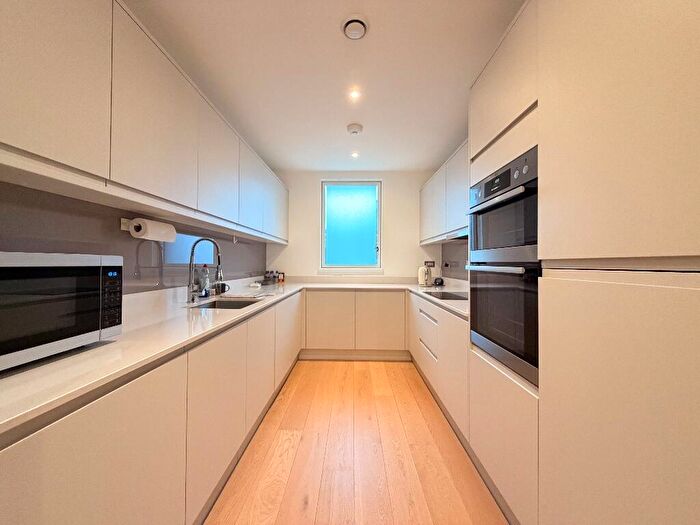 4 Bedroom Terraced House For Sale In Oriental Square, London, NW9