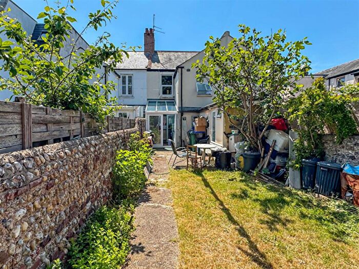3 Bedroom Terraced House For Sale In River Road., Littlehampton, BN17