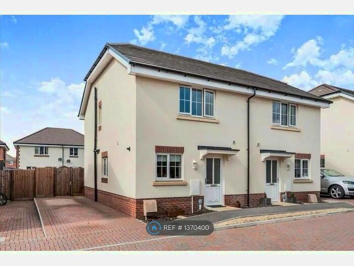 3 Bedroom Semi-Detached House To Rent In Mcevoy Gardens, Ludgershall, Andover, SP11