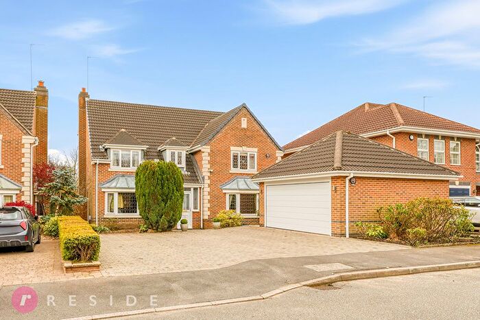 5 Bedroom Detached House For Sale In Pargate Chase, Norden, Rochdale, OL11