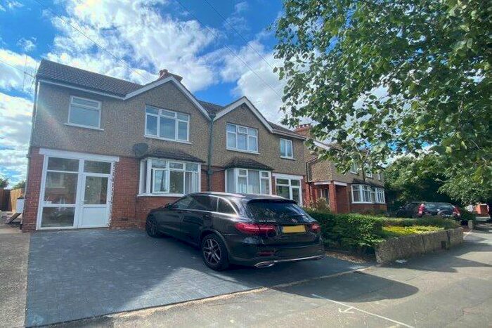 3 Bedroom Property To Rent In Stacey Avenue, Milton Keynes, MK12