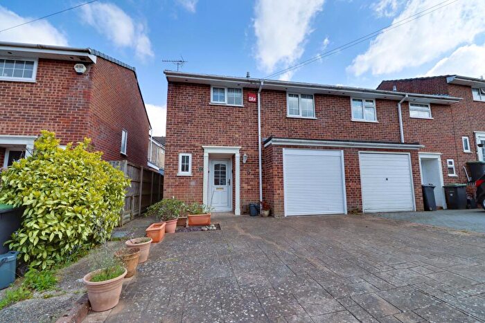 3 Bedroom End Of Terrace House For Sale In Brightside, Waterlooville, PO7