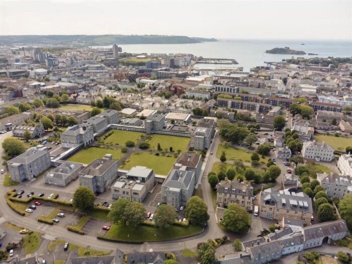 2 Bedroom Apartment To Rent In The Square, Stonehouse, Plymouth, PL1