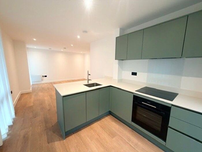 2 Bedroom Flat To Rent In Windsor Bridge Road, Bath, BA2