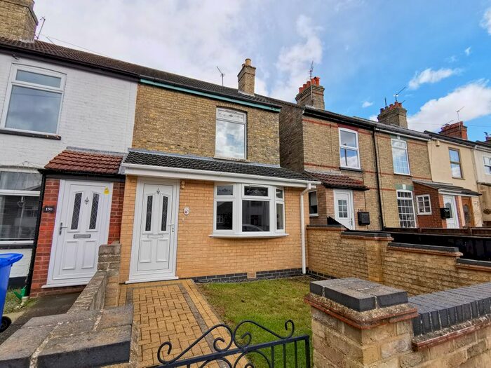 3 Bedroom Semi-Detached House To Rent In The Avenue, Lowestoft, NR33