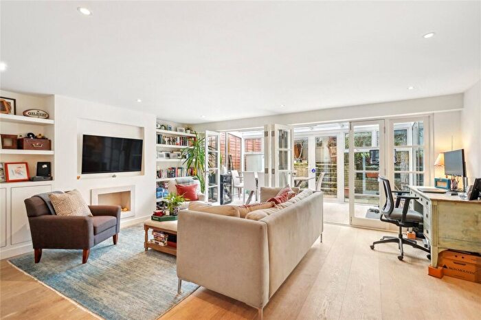 2 Bedroom Apartment For Sale In Mulberry Lodge, Edith Grove, London, SW10