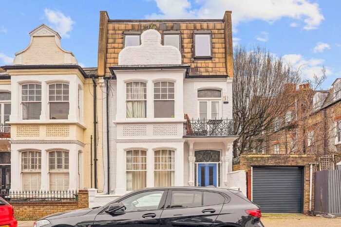 2 Bedroom Flat To Rent In Harbledown Road, London, SW6