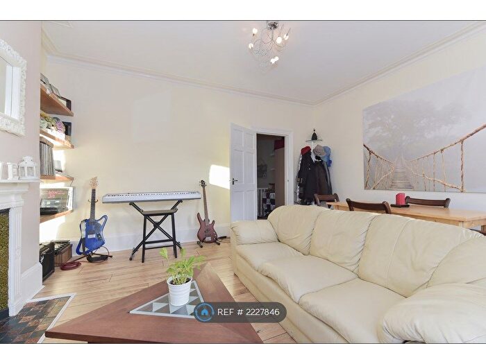 1 Bedroom Flat To Rent In Cricklewood, London, NW2