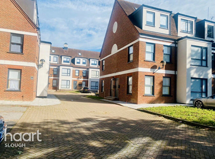 2 Bedroom Flat To Rent In Chalvey Park, Slough, SL1