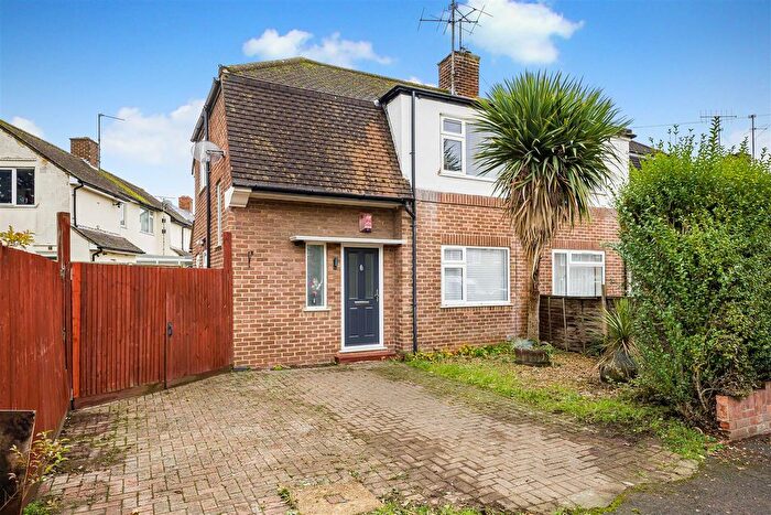 2 Bedroom Semi-Detached House For Sale In Greenfields Road, Reading, RG2