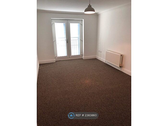 2 Bedroom Flat To Rent In St. Mildreds Road, Ramsgate, CT11