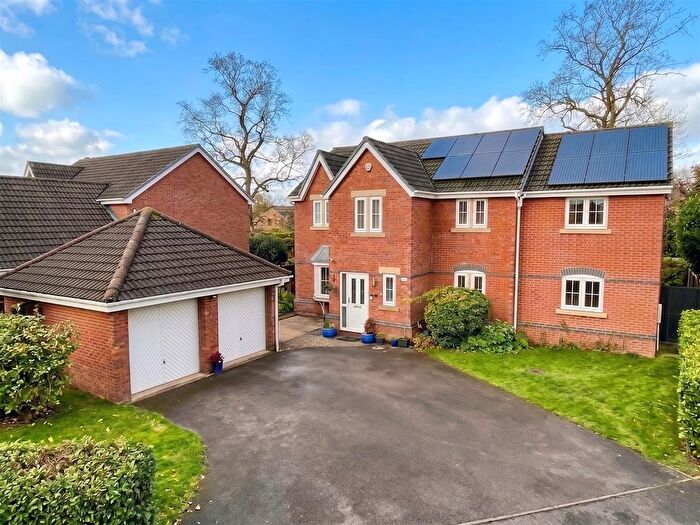5 Bedroom Detached House For Sale In Dulwich Close, Sale, M33