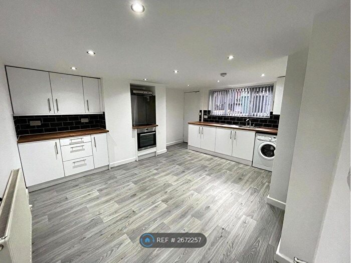 2 Bedroom Terraced House To Rent In Arthington View, Leeds, LS10
