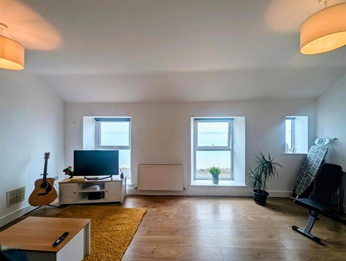 2 Bedroom Apartment To Rent In High Street, Penmaenmawr, LL34