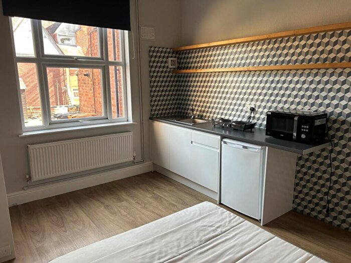 1 Bedroom Flat To Rent In Malvern Road, Leicester, LE2