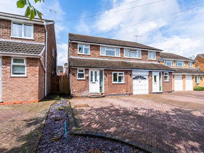 3 Bedroom Semi-Detached House For Sale In Leafield Road, Solihull, B92