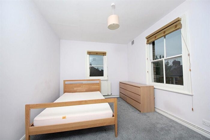 2 Bedroom Flat For Sale In Churchfield Road, London, W3