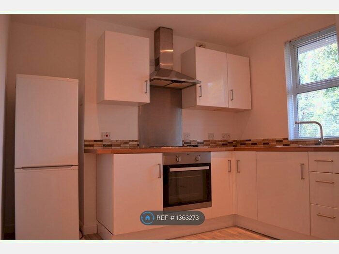 2 Bedroom Maisonette To Rent In Coronation Road, Southville, Bristol, BS3