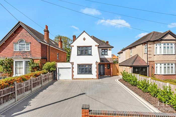 3 Bedroom Detached House For Sale In Westmoreland Avenue, Hornchurch, RM11