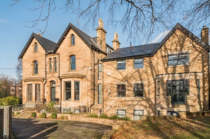 2 Bedroom Flat For Sale In Park Villas, Roundhay, Leeds, LS8